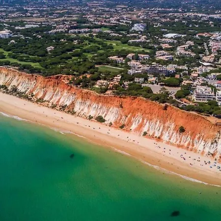 Apartamento Spacious Near Beaches Alvor