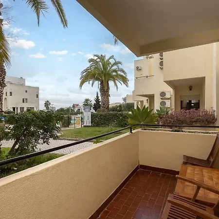 Spacious Near Beaches *